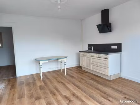 t2 neuf  40m2  proche commerces  ligne bus