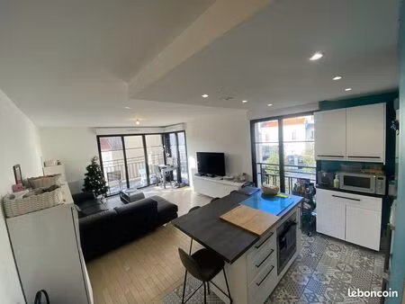 appartement 3 pièces 70 m² centre ville avec parking