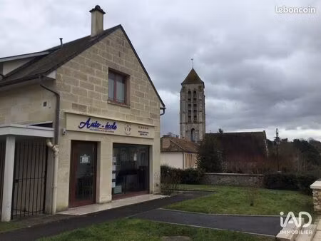 boutique 90 m² étiolles