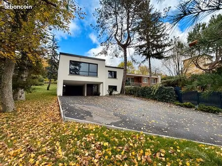 scy chazelles  maison 8 pièces  209m2  piscine  terrasse et jardin