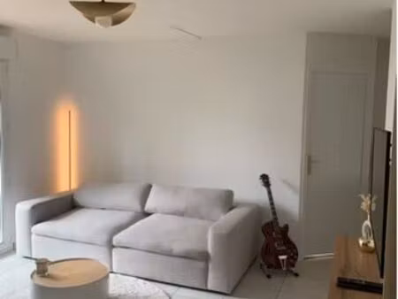 beau t2 meublé résidence standing avec terrasse – tout équipé  tout confort – bail mobilit