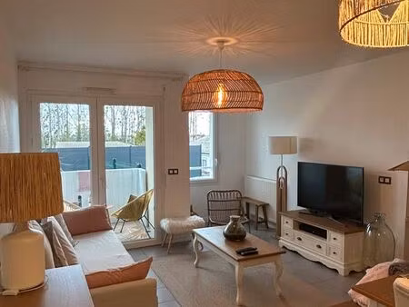 t2 lumineux 41m2- balcon- 2 parkings- montussan