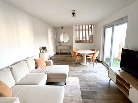 orléans quartier dunois t2 de 45.8 m²rénové avec balcon et parking