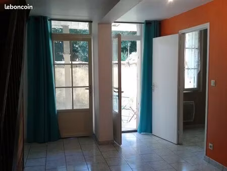 t2 avec terrasse  saumur 200 m du centre