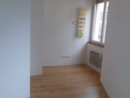 location t2 hyper centre selongey