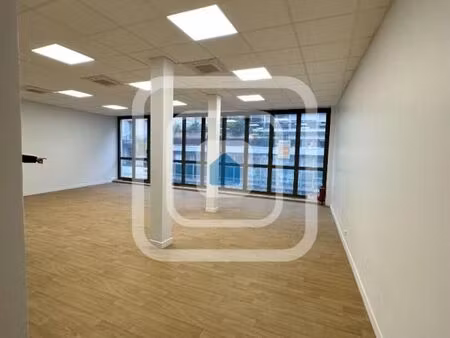 bureaux 150 m²