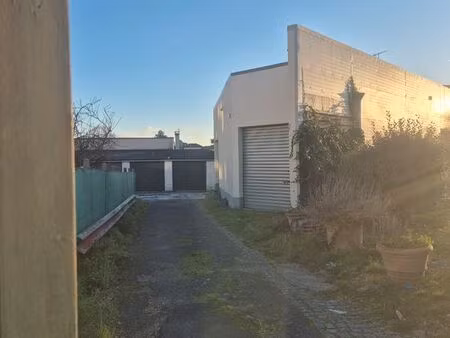 local  entrepôt sécurisé 50 m2