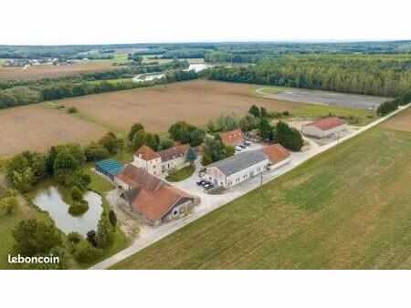 maison 19 pièces 697 m²