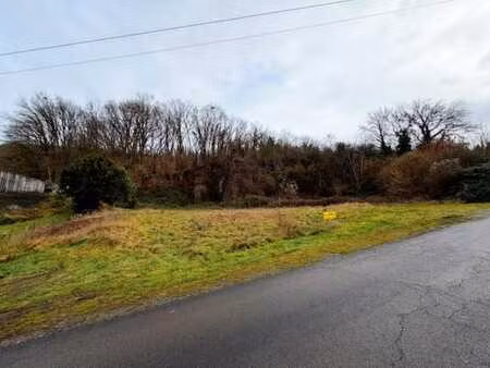 --- sous option --- beau terrain de presque 18 ares