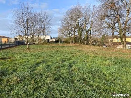 terrain 630 m² baron