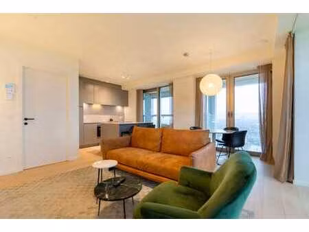 app. lumineux de 2ch avec grande terrasse et vue sur le parc