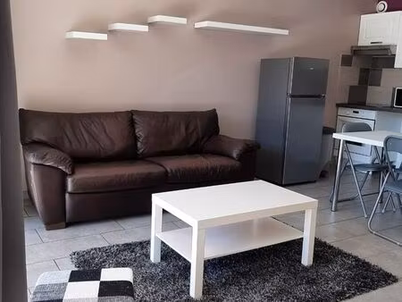 très beau f2 meublé dans résidence paisible