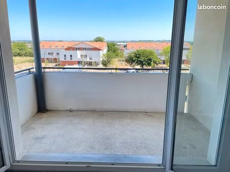 t3 terrasse et 2 places de parkings sous-sol