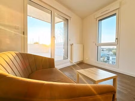 appartement 3 pièces de 65 m² + terrasse 40 m² au pied du métro 14