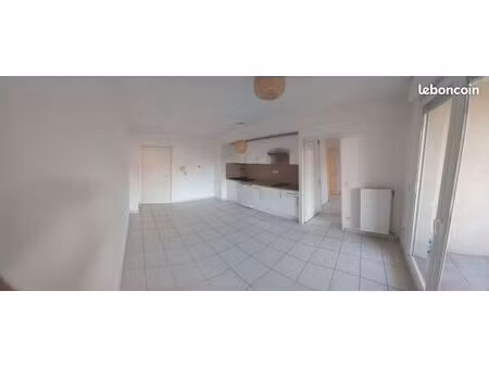 appartement type 2 de 35m2avec terrasse et box fermé 13012 marseille