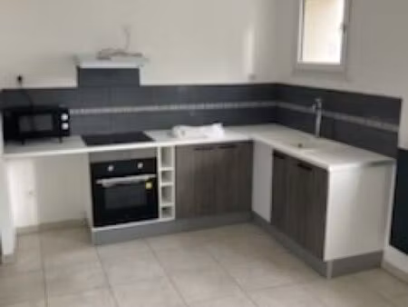 location d’un type deux dans petite copropriété tes calme