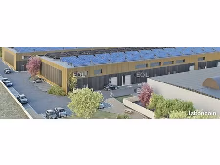 local d'activité 1 950 m²