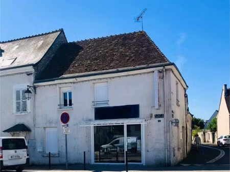 local commercial avec grande vitrine