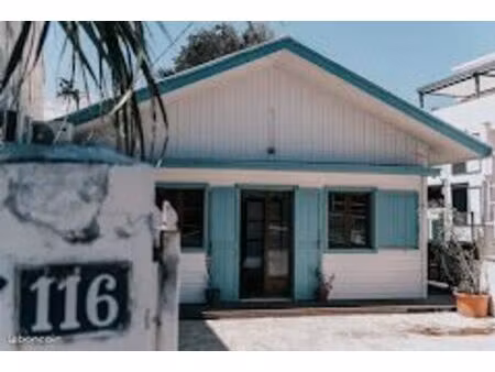 local professionnel 13 m² – centre-ville saint-pierre – 500 charges incluses – disponible 