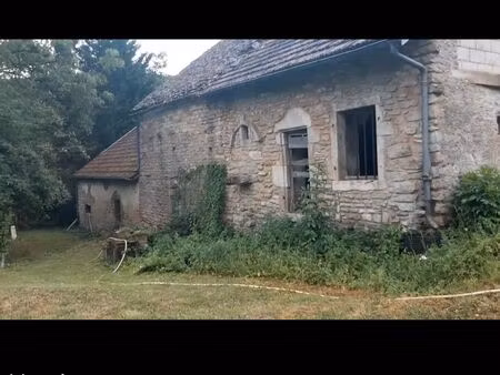 belle propriété à rénover 210m2 + 2500m2 de terrain