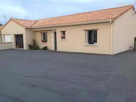 maison pmr 3 chambres + garage