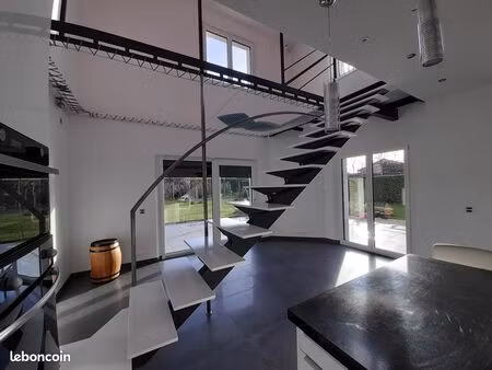 maison 7 pièces 185m2