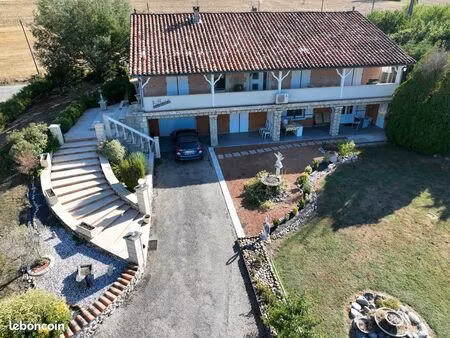 propriété 4 pièces 147 m²