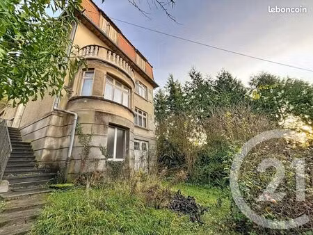 maison 10 pièces 239 m²