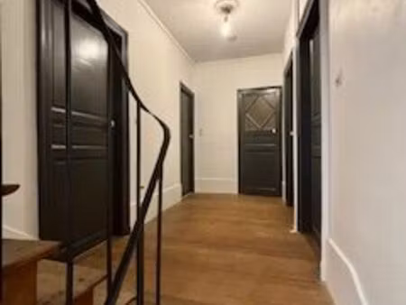 maison de ville rénovée 4 pièces (3 ch) — centre de villeneuve‑sur‑yonne  courette & vue p