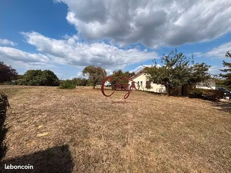 terrain 818 m² camarsac