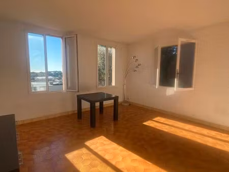 location 3p vide hauteur antibed