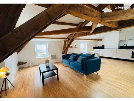 a louer superbe t2 entièrement refait à neuf meublé et équipé de 45 m2 disponible immédiat