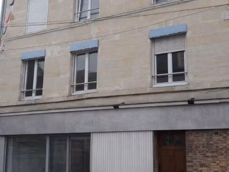 immeuble 10 pièces 180 m²