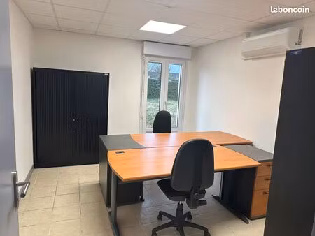 4 pièces de bureaux à louer azay le rideau