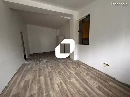 local d'activité 140 m²