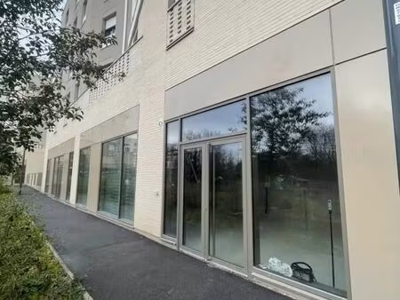 local commercial 157 m²