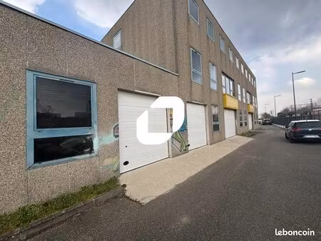 local d'activité 110 m²