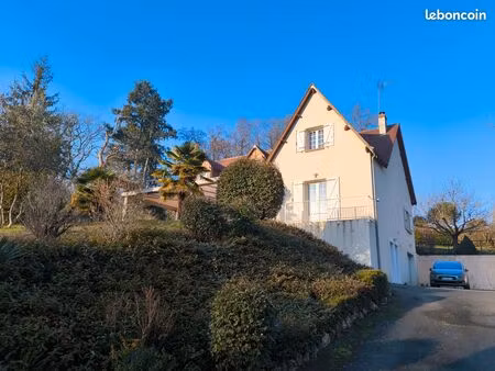 maison 7 pièces 194m²