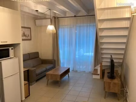 joli t3 meublé  électricité comprise