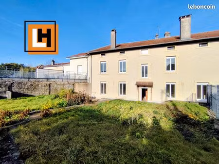 immeuble 20 pièces 369 m²