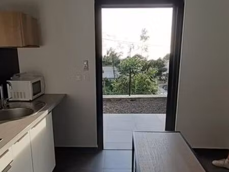 beau studio meublé avec terrasse centre ville