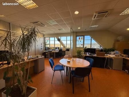 bureaux 202 m²