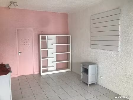 magasin ou bureaux rue pietonne centre agen