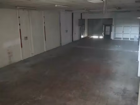 local entrepôt bureaux 340m2