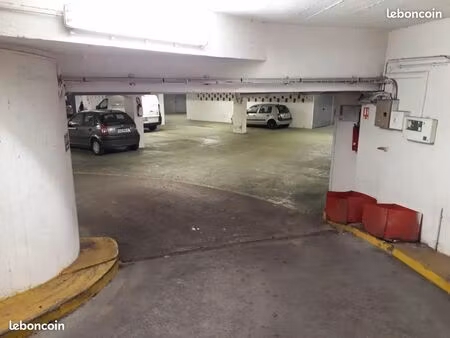 parking 11 m² sous-sol à montrouge