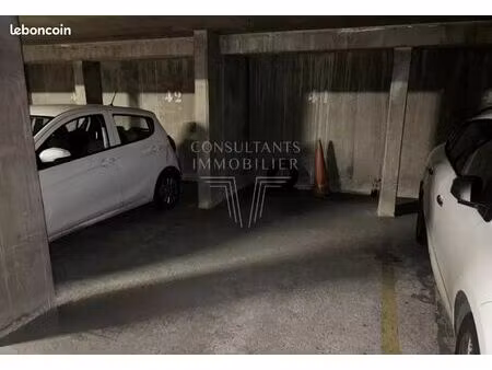 parking/box 1 pièce 12 m²