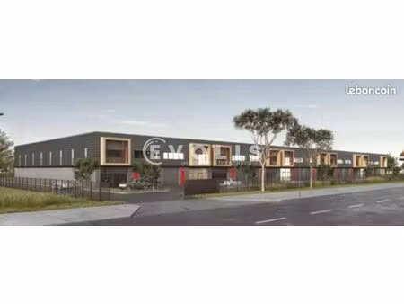 local d'activité 7 560 m²