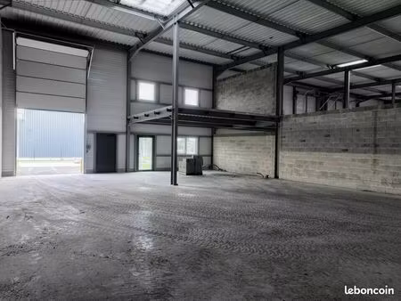 local d'activité 236 m²