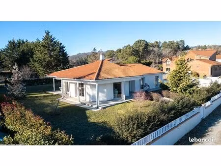 villa 4 pièces 143 m²