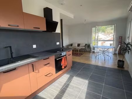 appartement 4 pièces garage/terrain/combles